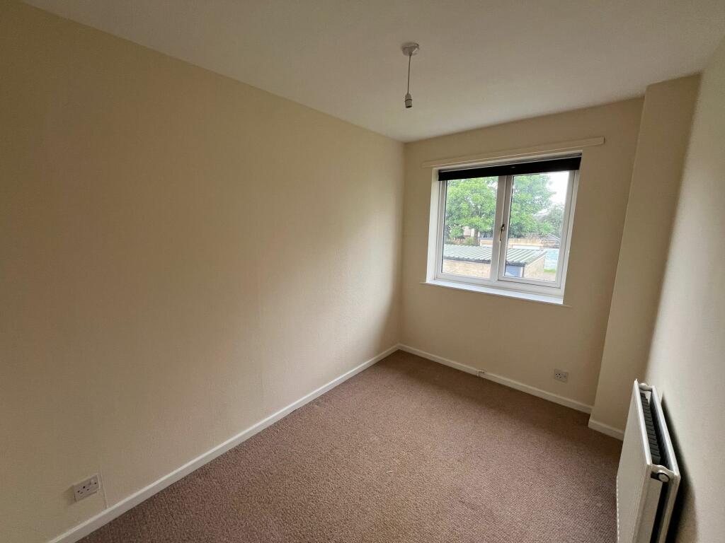 54 Highfield Road, HD8 0RQ