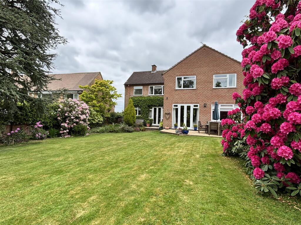 8 Willesley Close, Ashby
