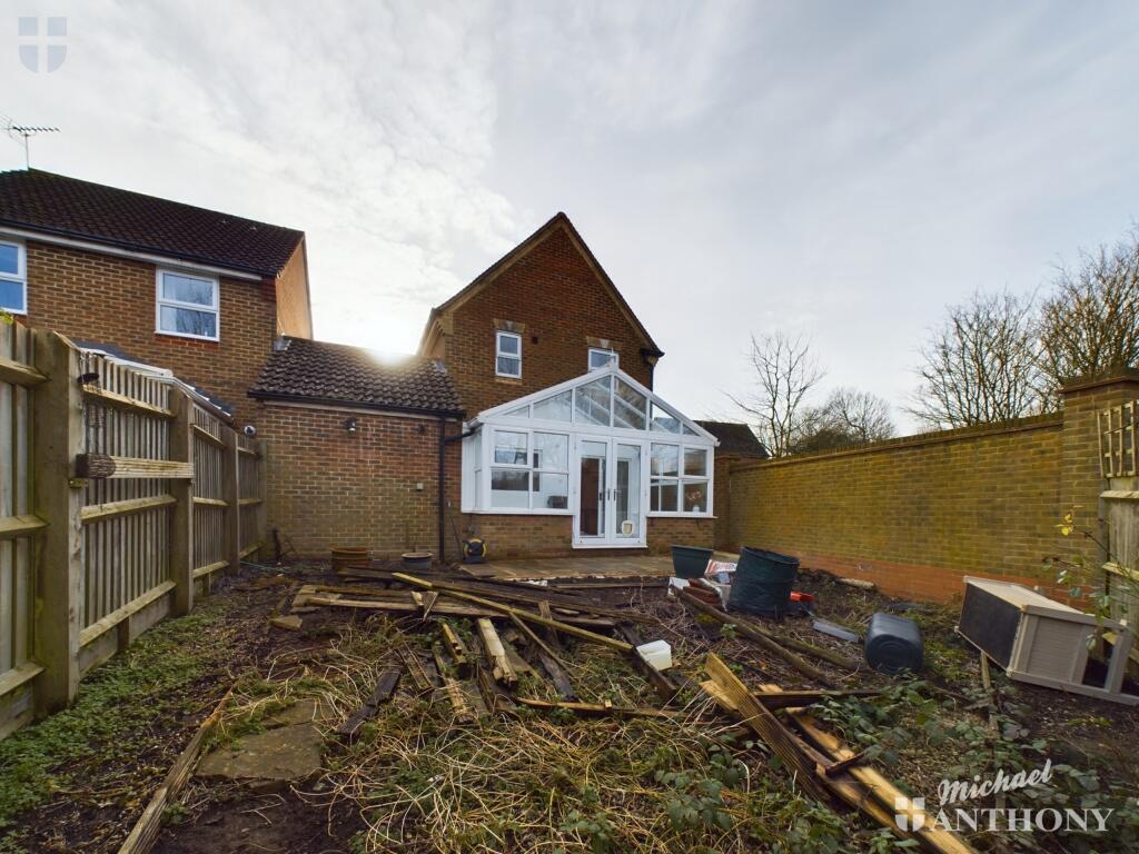 CAM03218G0-PR0497-STILL015