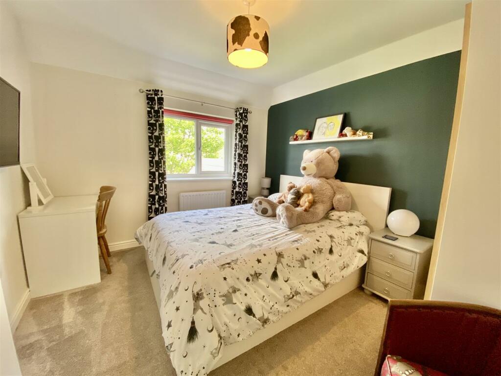 BEDROOM 3