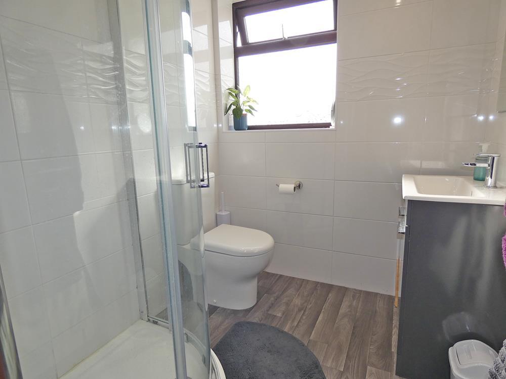 2293showerroom.jpg