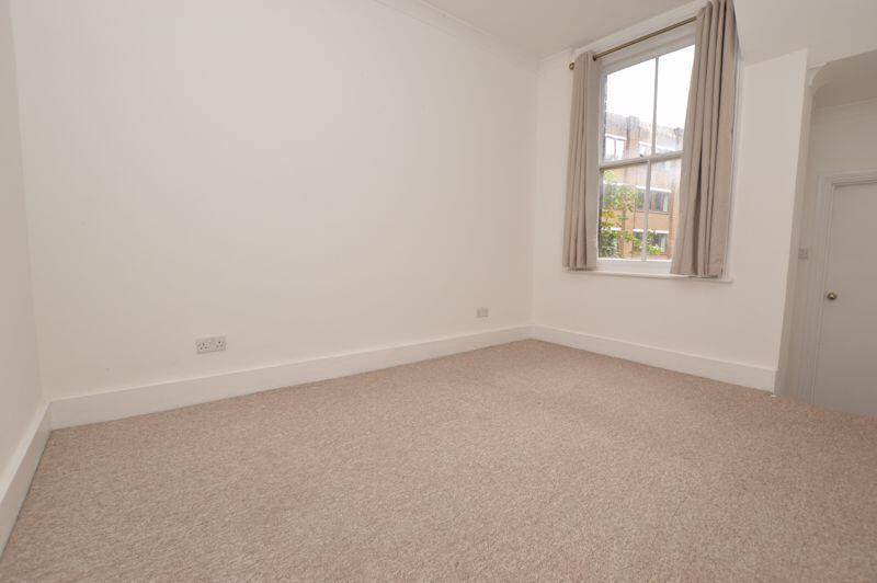 Master Bedroom pic2