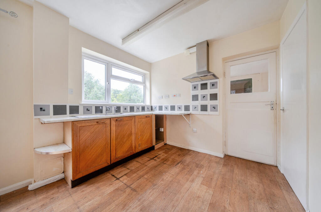 1347407-7-68b8797...