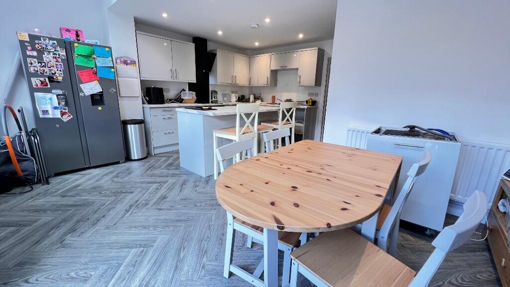 Fitted Kitchen/Diner