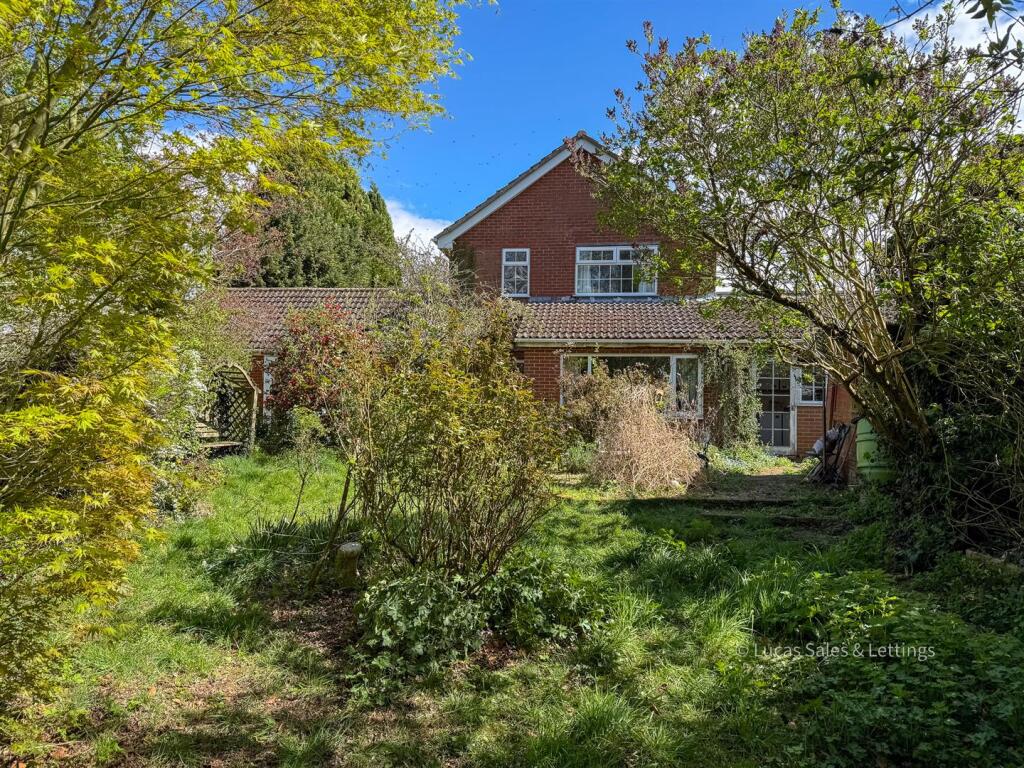 55 Hall Close Kettering-04.jpg