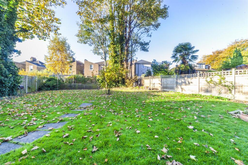 8aTF3bofU-XNW0cMVEOVAr7ZPIE