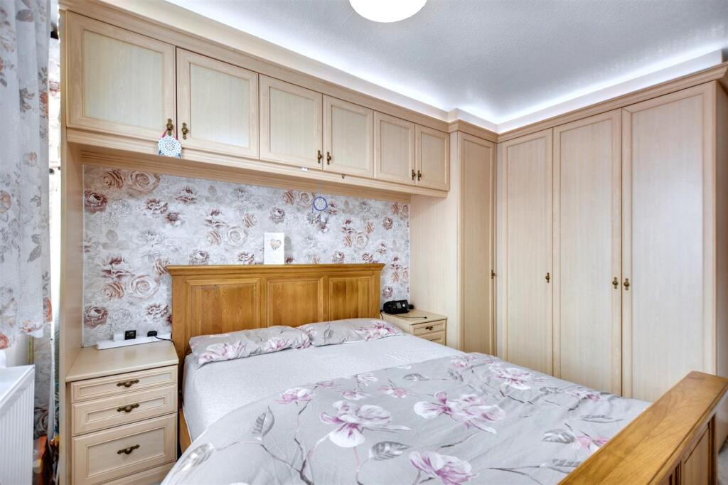Bedroom 1_3.jpeg