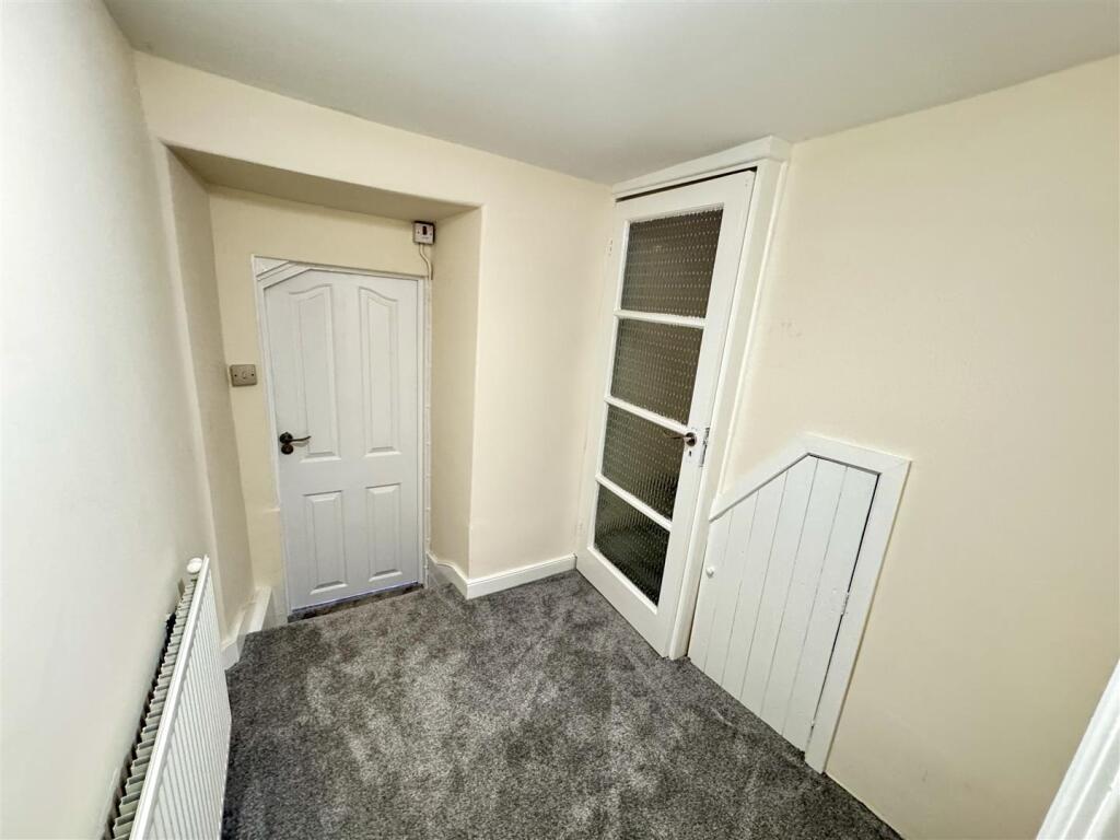 Rear study landing area