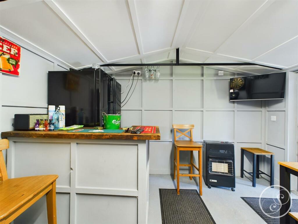 GARAGE/BAR AREA
