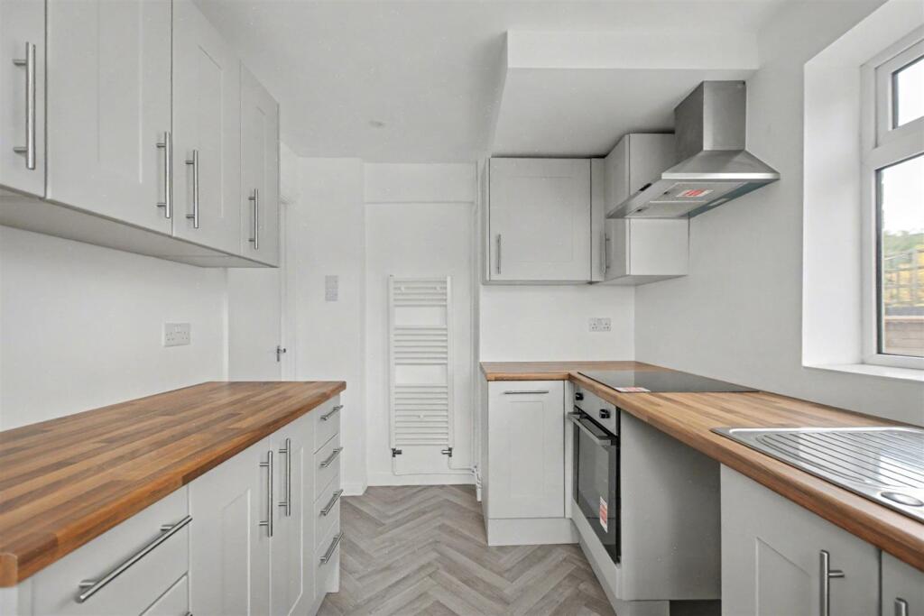 Kitchen_2.jpeg