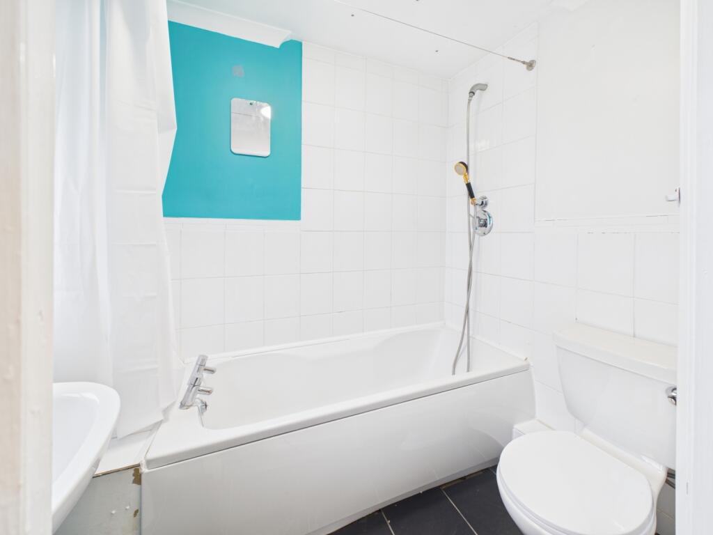 CAM01791G0-PR0202-STILL003