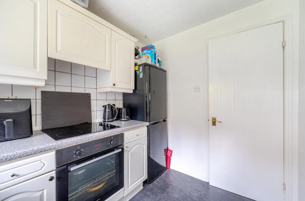 1298644-12-683838...