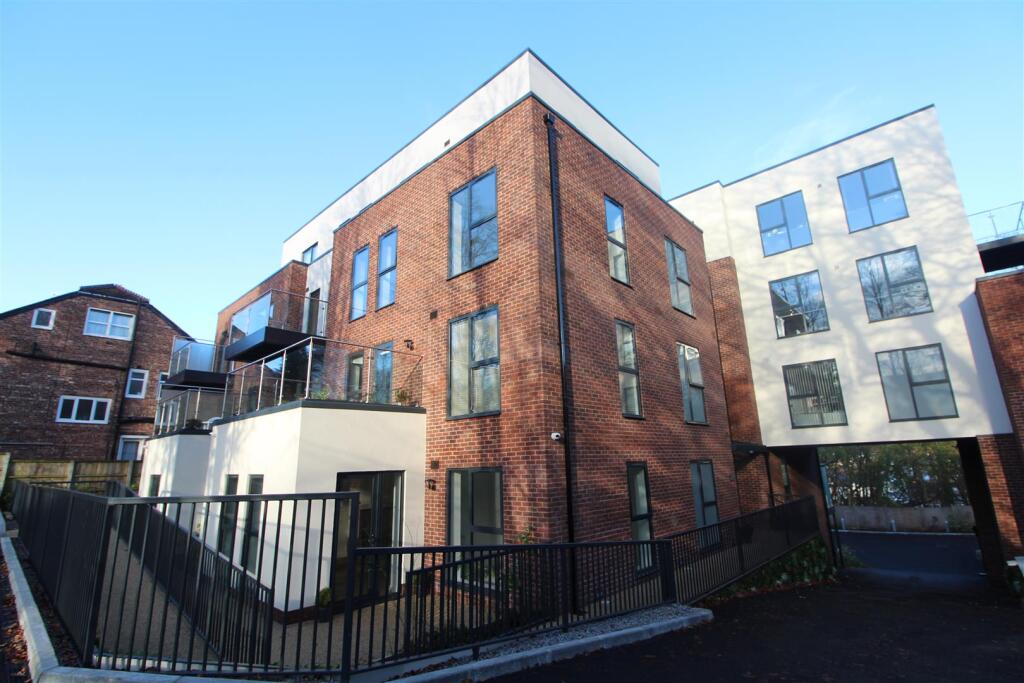 front external 1.JPG