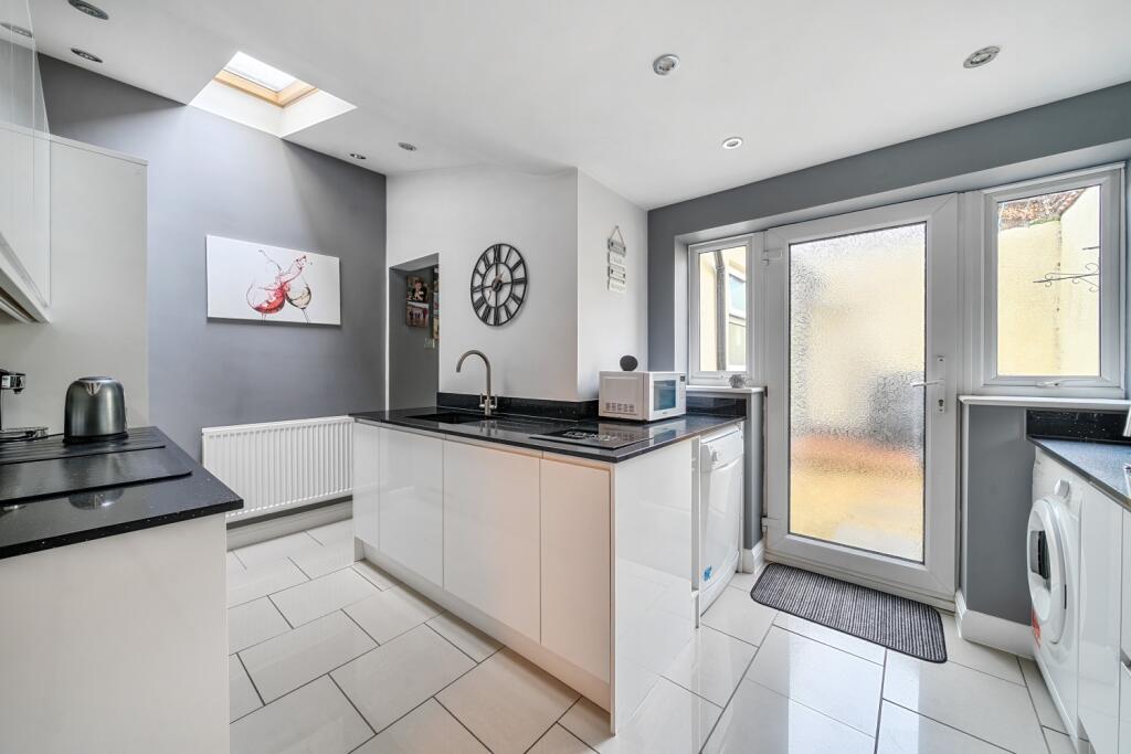 1375393-6-690a12d638ea8