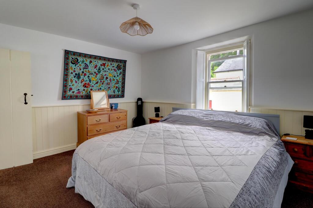 Bedroom 1 new ii.jpg