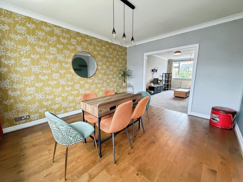 pbox-dining_room-351382.jpeg