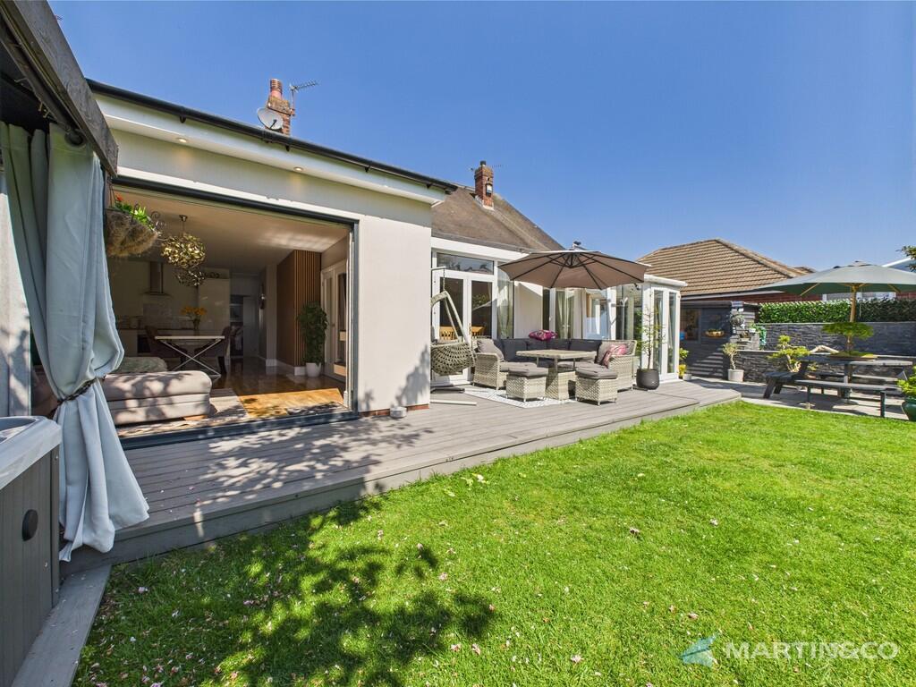 CAM02318G0-PR0438...