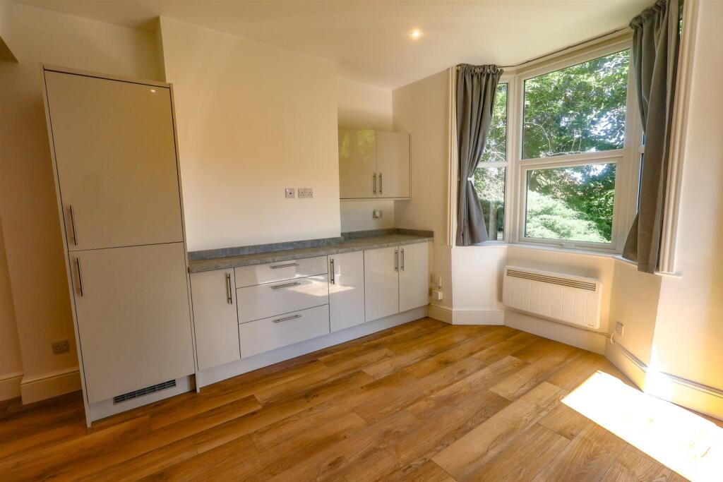 Open plan Lounge/Kitchen