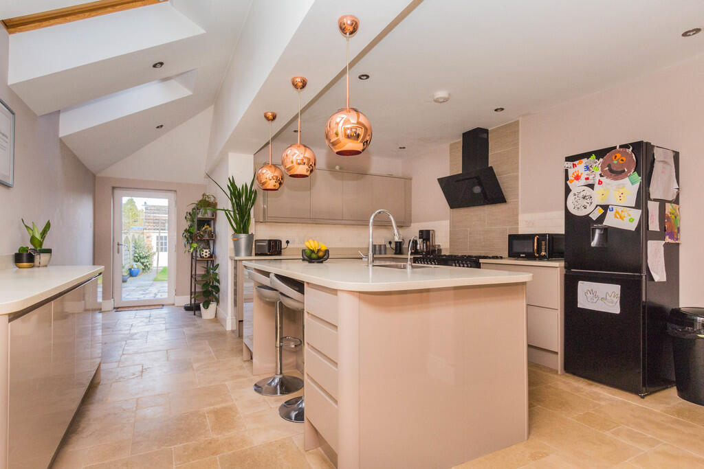 Kitchen/Breakfast...