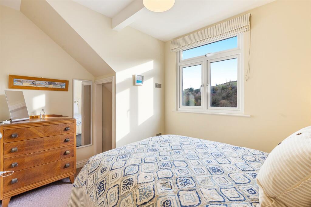 A08 - Flat 7 Hillside Court 114 Victoria Road Dart