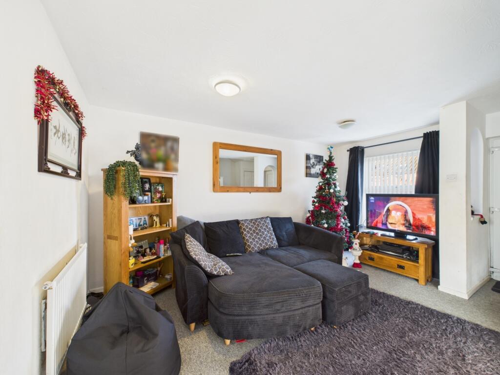 CAM02023G0-PR0186-STILL016