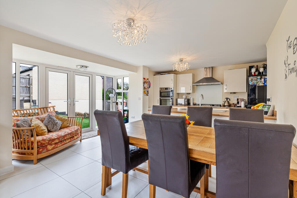 A16 - 16 Orchard Road, Brixton - 250919