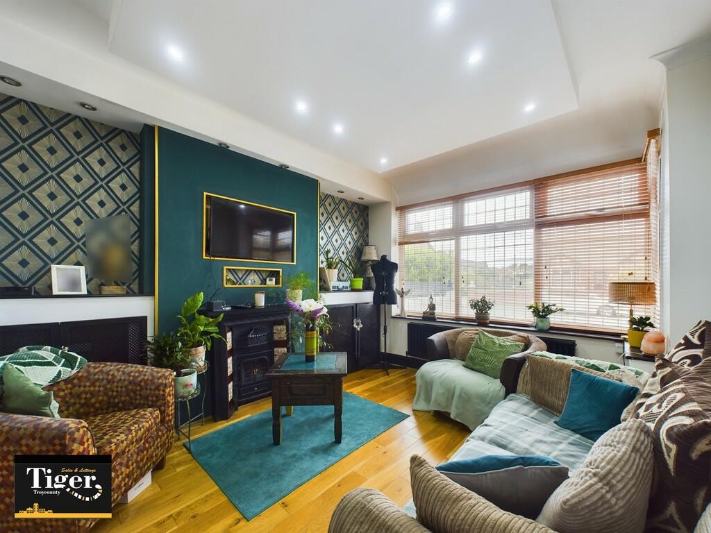 CAM02176G0-PR0279...