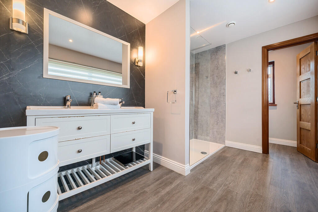 En Suite Shower R...