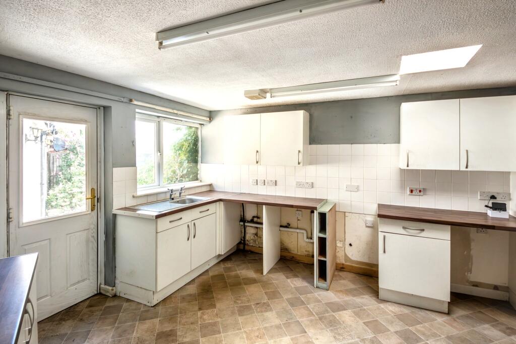 1 Old Post Office, Wyke Road, Wyke, Gillingham, Dorset, SP8 4NH