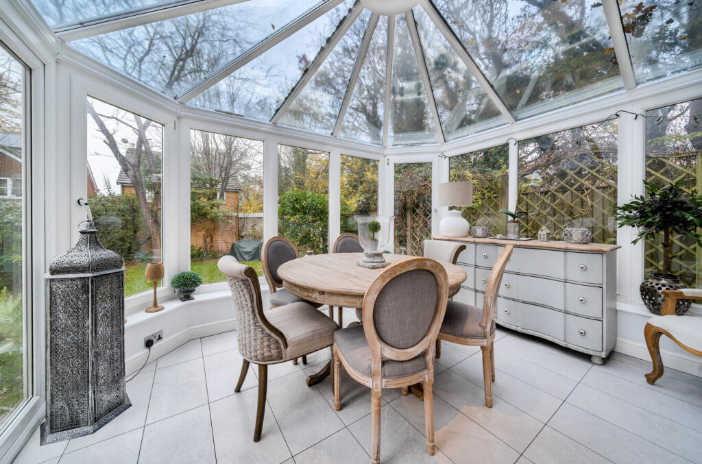 1386218-7-692d6e0...