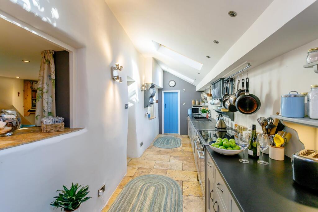 8363244-interior12-800.jpg