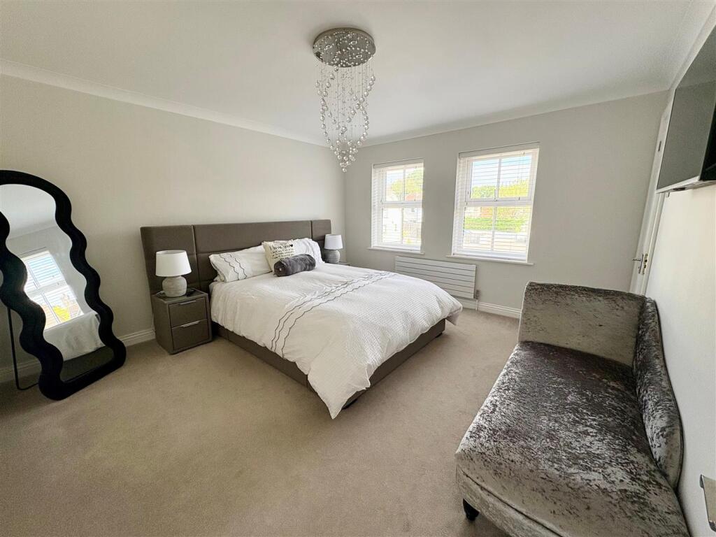 6. bed1.jpg