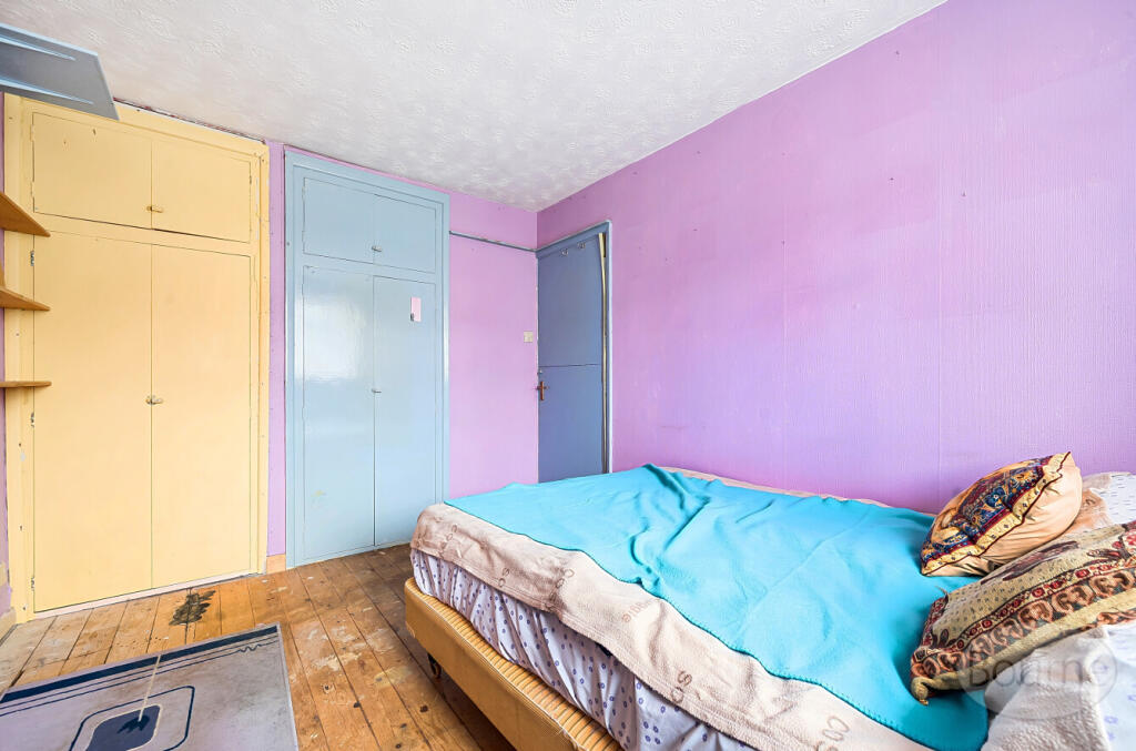 09807275-0372-40b...