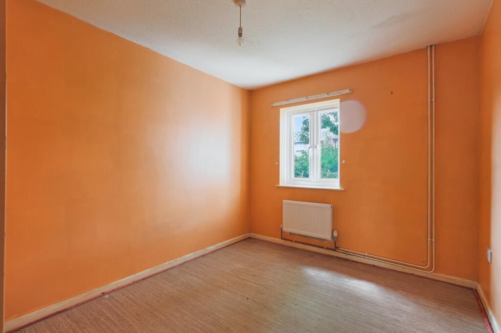 20 Deans Way, Gloucester, Gloucestershire, GL1 2QN