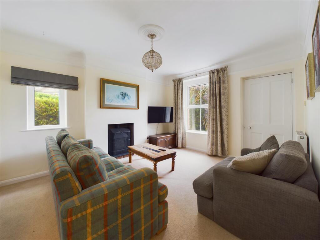 SITTING ROOM