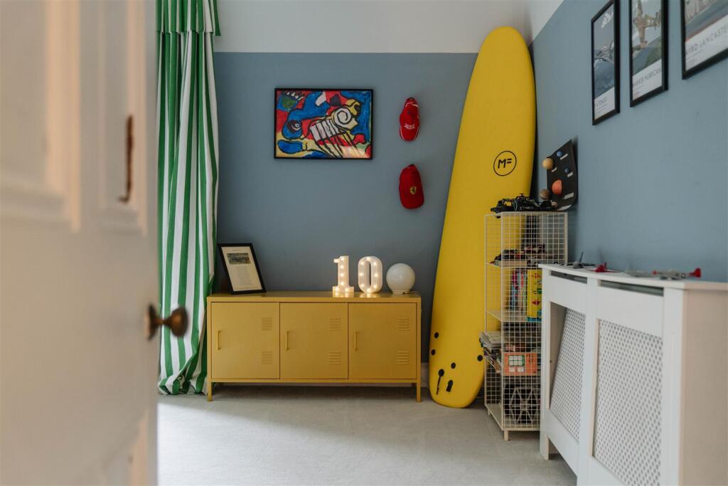 Bedroom1-6.jpg