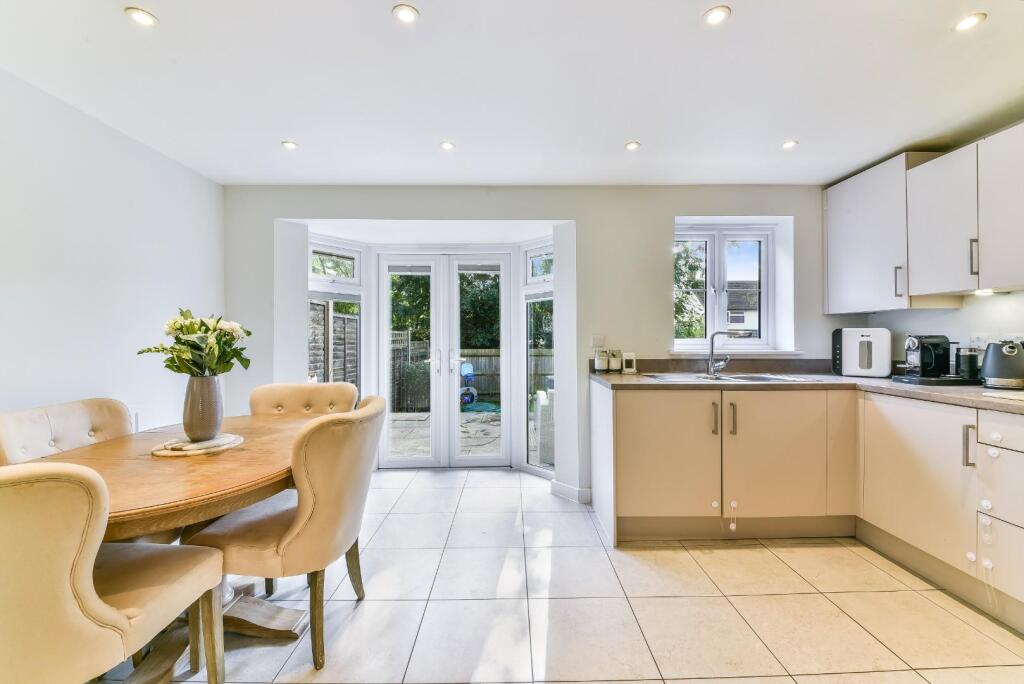 HAYTON CRESCENT,  (5).jpg