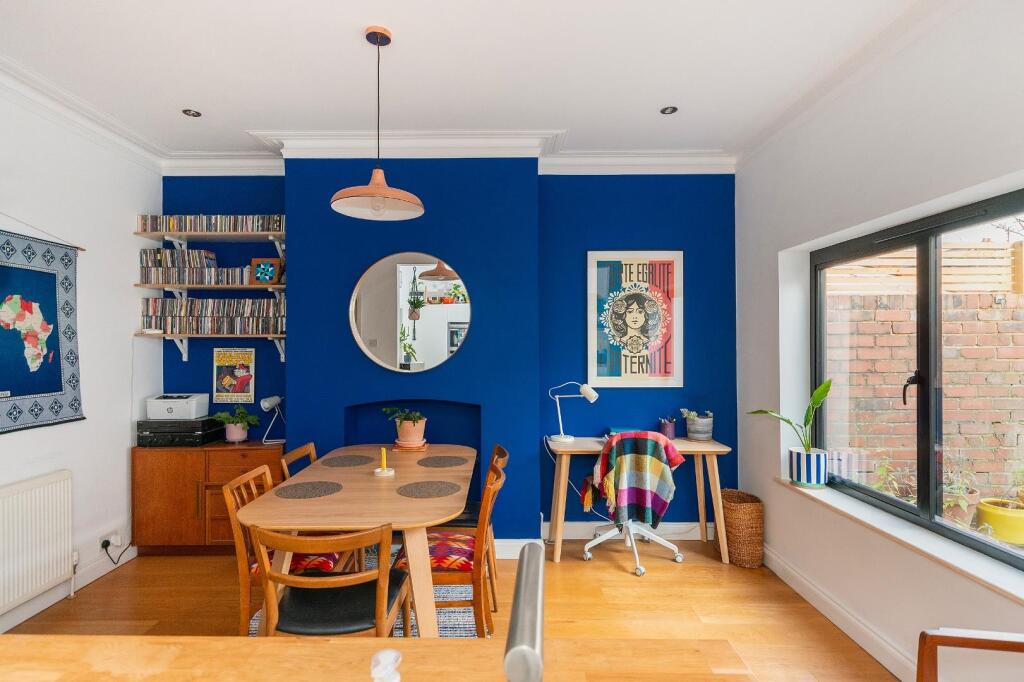 0R5RKE - Dining Room B.jpg