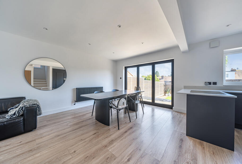 1359979-15-68dbcf...