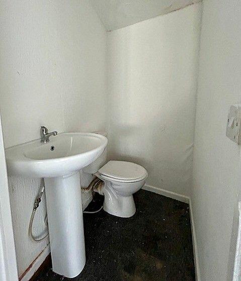 Cloakroom/Wc