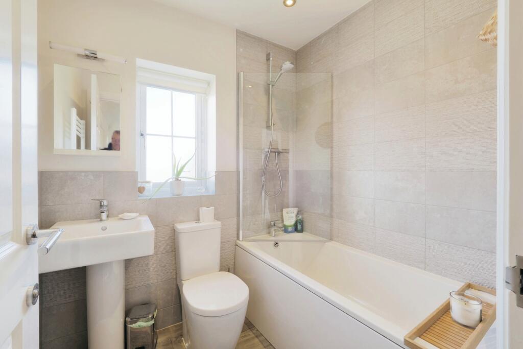 24bobrainsforthwaygainsboroughdn211ft-016