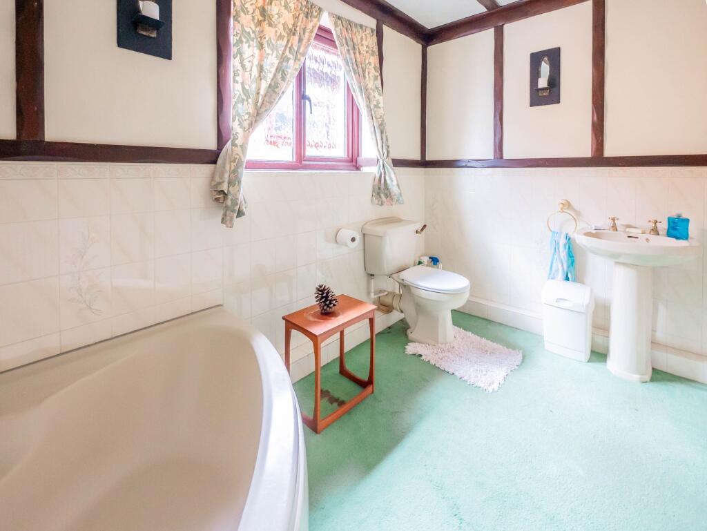 Spacious Family Bathroom