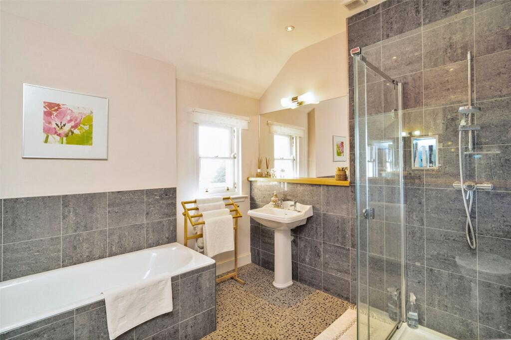 Bed 3 En-Suite