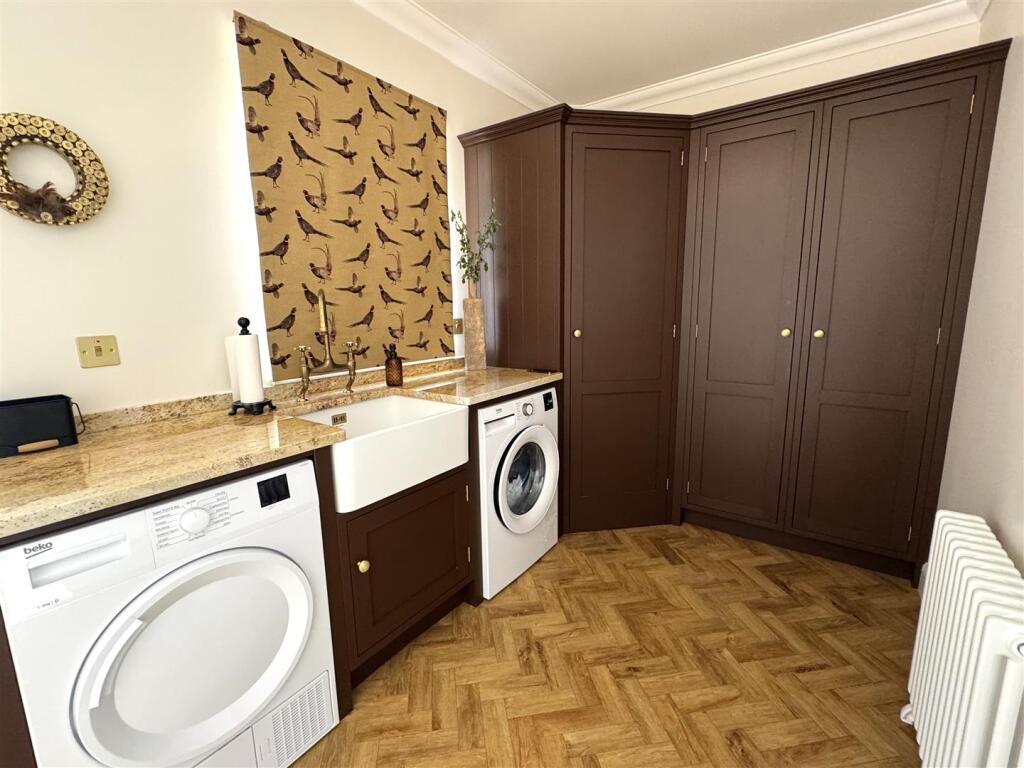 UTILITY ROOM USE.JPG