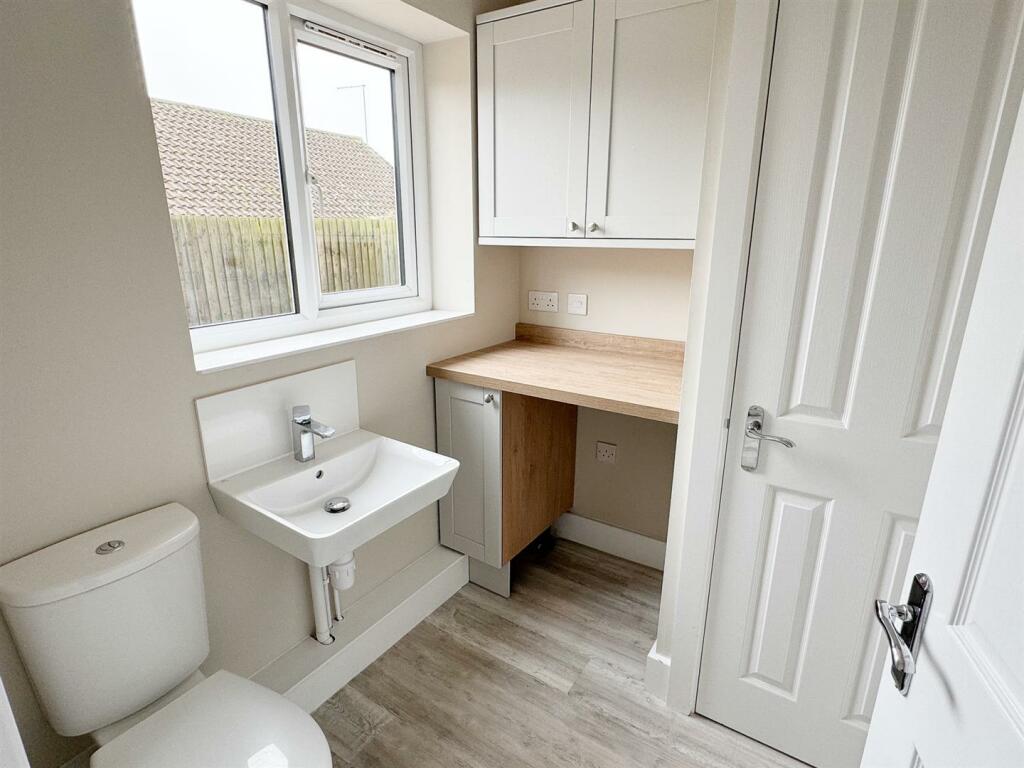 6A Staion Rd Desborough-53.jpg