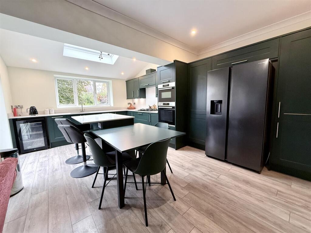 Open-Plan Living/Breakfast/Dining Kitchen