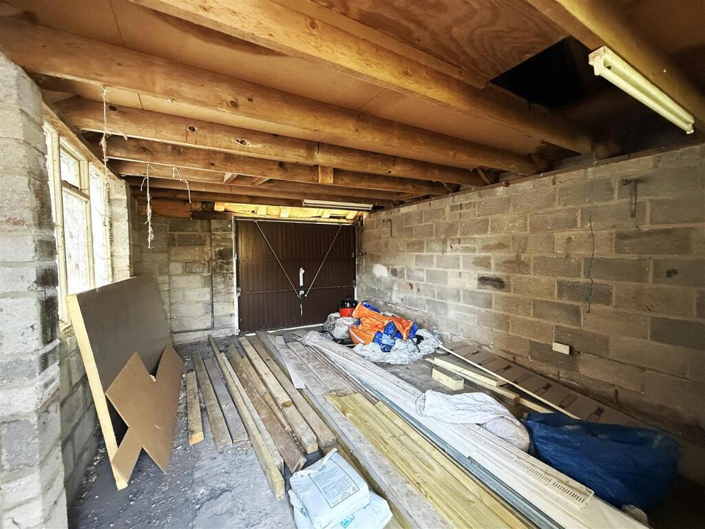 10 - Land with planning.JPG