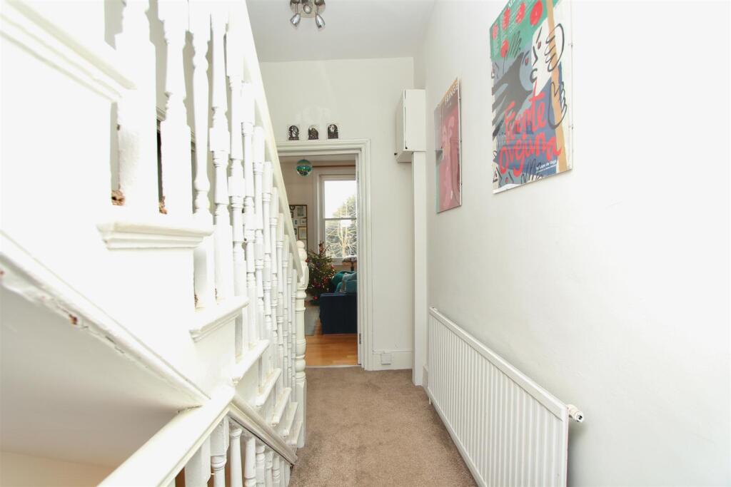 Clissold Crescent, N16