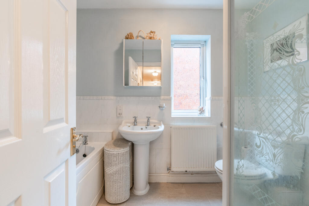 Pear Tree Way, Wychbold, Droitwich