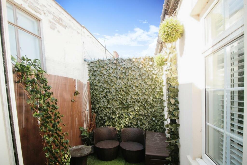 balcony.jpg